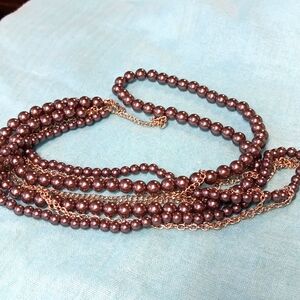 4.6.24 beautiful silver gray 2 strands and 3 silvertone chains great condition